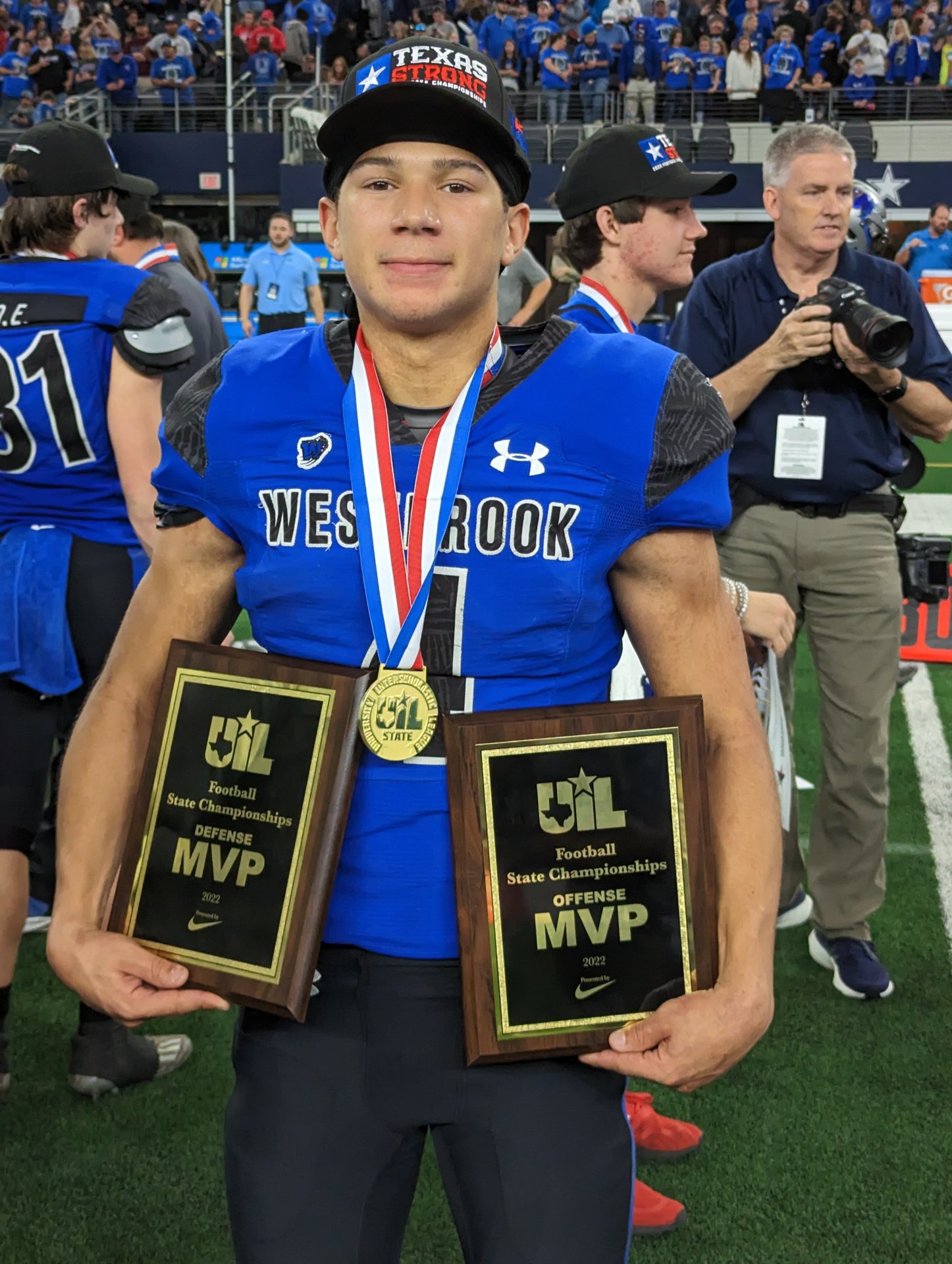 2022 UIL Six-man DI State Championship Offensive/Defensive MVP